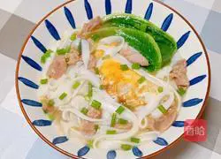 Illustration of how to make rice noodles with egg and lean meat soup 10