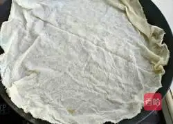 Illustration of how to make salt and pepper shell flower rolls 22