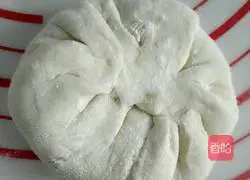 Illustration of how to make leek, egg and shrimp skin stuffing box 9