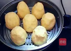 Illustration of how to make Wo Wotou 5