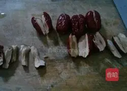 Red dates and corn residue Illustration of how to make hair cake 6