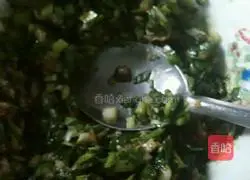 Pork and Chive Box Recipe Illustration 4