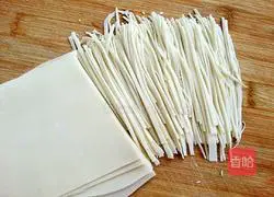 Illustration of how to make braised noodles 10