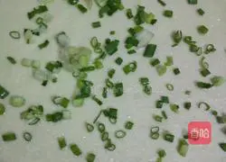 Illustration of making chive rolls 10