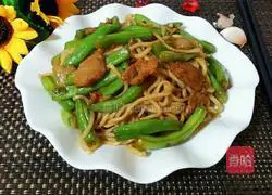 Illustration of home-style braised noodles 15