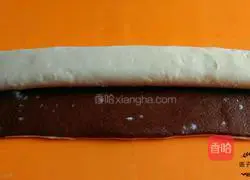 Illustration of how to make two-color flower rolls 9