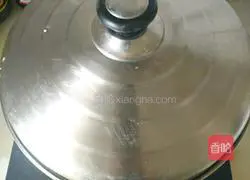 Illustration of how to make red date milk-flavored steamed buns 12