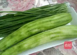 Illustration of how to make delicious loofah box 1