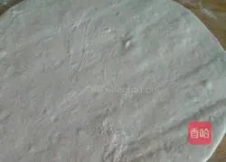 Honey sesame sauce flower roll recipe illustration 5