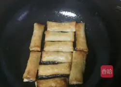 Illustration of how to make fennel and egg spring rolls 12