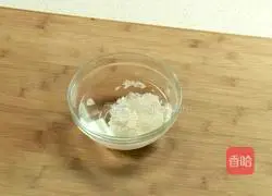 Illustration of how to make lung-moistening and cough-relieving porridge 1