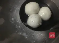 Illustration of how to make black sesame and peanut Lantern Festival 16