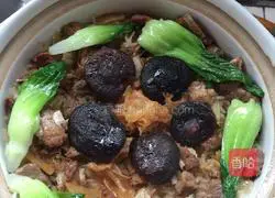 Illustration of how to make spareribs clay pot rice 8