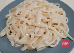 Chicken Illustration of making cold silk noodles 5