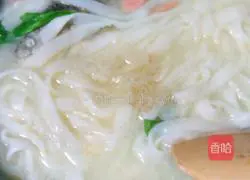 Illustration of how to make crucian carp soup rice noodles 6