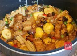 Illustration of how to make five-spice chestnut and glutinous rice braised rice 3