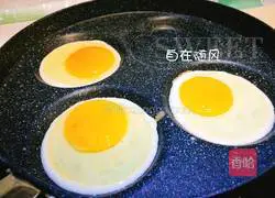 Illustration of how to make fried egg burger 3