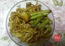 Illustration of how to make potato and beans braised noodles 5