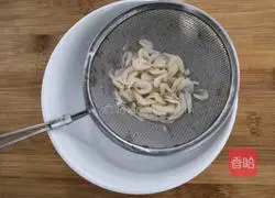 Illustration of how to make tomato, loofah and shrimp porridge 9