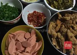 Illustration of how to make pickled cabbage rice noodles 3