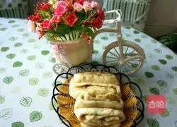 Illustration of how to make scallion rolls 15