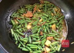 Illustration of braised noodles 11