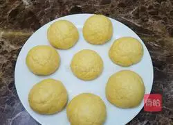 Illustration of how to make milk-flavored steamed buns 1