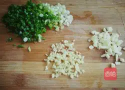 Illustration of how to make braised radish and sausage rice 5