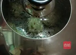 Illustration of how to make chive rolls 18