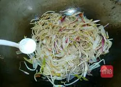 Illustration of how to make fried rice noodles 16