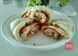 Illustration of how to make carrot and grilled sausage rolls 16