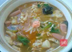 Illustration of how to make cross-bridge rice noodles 11