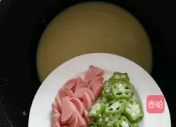Illustration of how to make braised rice with okra and corn juice 5