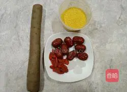Illustration of how to make yam, red dates and millet porridge 1