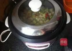 Illustration of how to make braised rice with potatoes and green beans 16