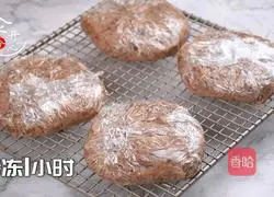 Teach you how to make KFC noodles Illustration of how to make a healthy and delicious black gold pineapple burger 8