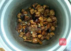 Chicken and Mushroom Braised Rice Recipe Illustration 10