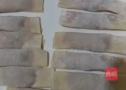 Illustration of how to make beef pot stickers 4