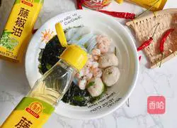 Illustration of how to make shrimp and seaweed rice noodles 8