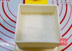 Illustration of how to make triangular rice balls 10