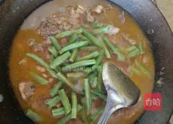 Illustration of how to cook chicken legs and braised noodles 1