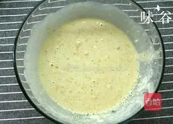 Illustration of how to make banana pancakes 4