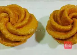Illustration of how to make rose rolls 9