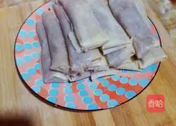 Illustration of how to make taro spring rolls 8