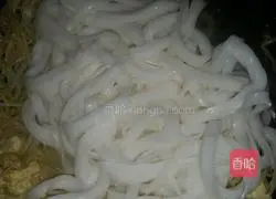 Illustration of how to make fried rice noodles with bean sprouts 6