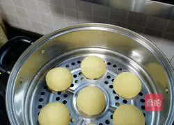 Illustration of how to make milk-flavored steamed buns 8