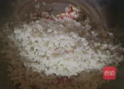 Illustration of how to make pot stickers stuffed with lotus root and meat 7