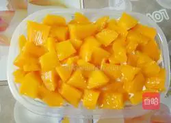 Illustration of how to make a box cake 9