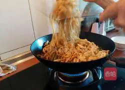 Illustration of braised noodles 11