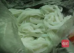Illustration of how to make fried rice noodles 1